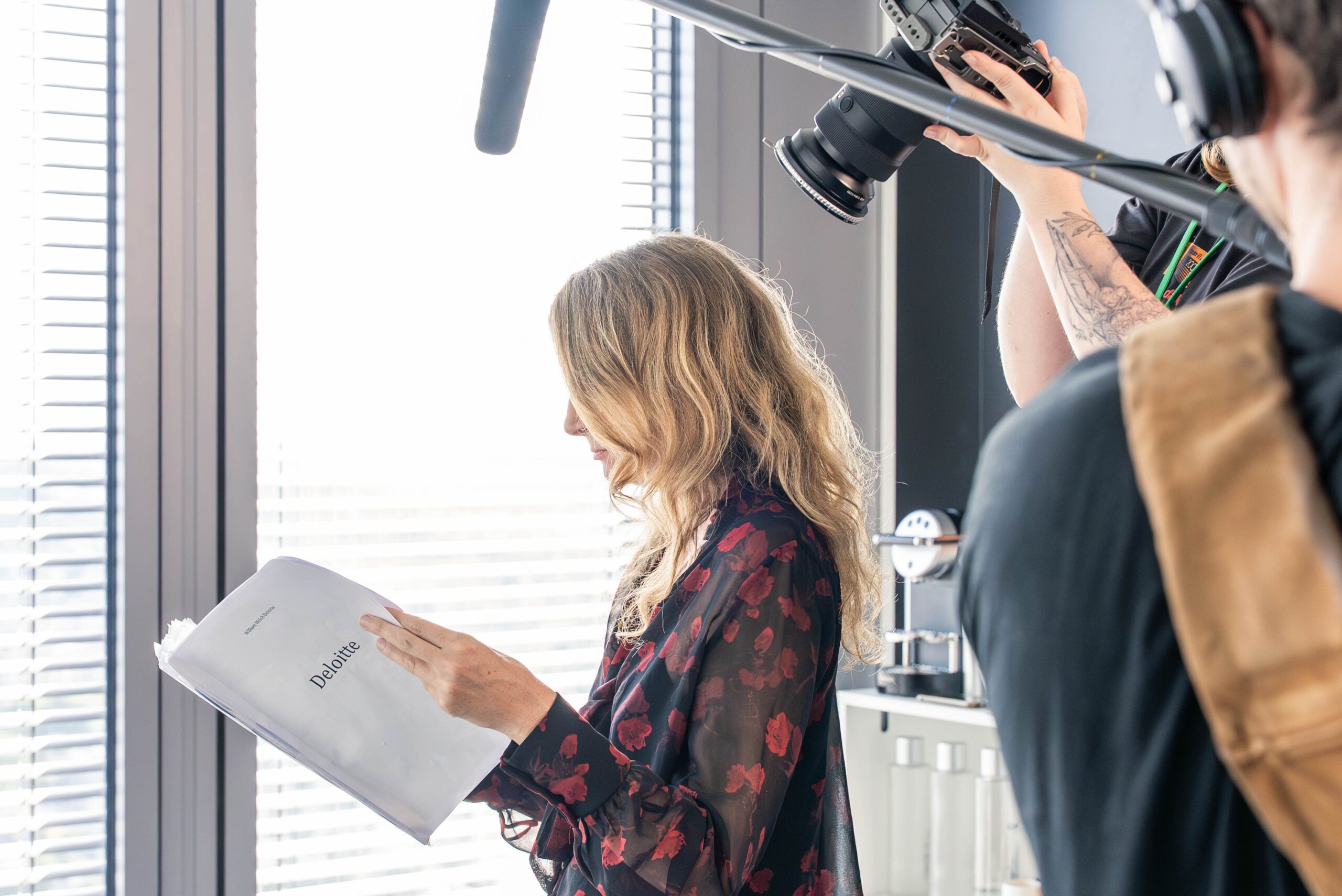 Création d’une vidéo dynamique et scénarisée pour présenter le Livre des 20 ans de l’entreprise.